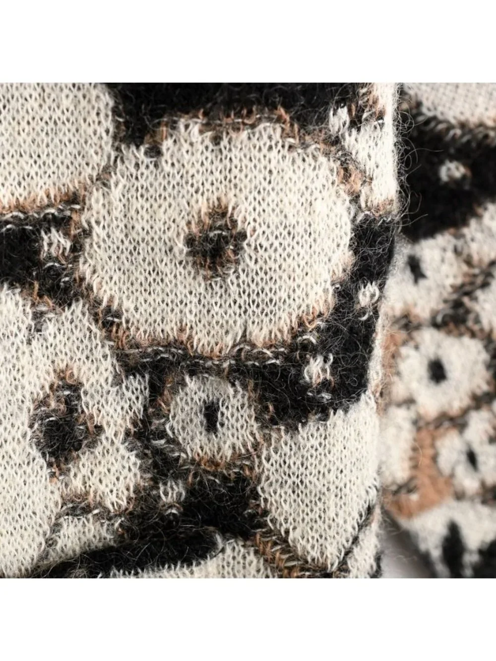 Chanel Top Cardigan Beige